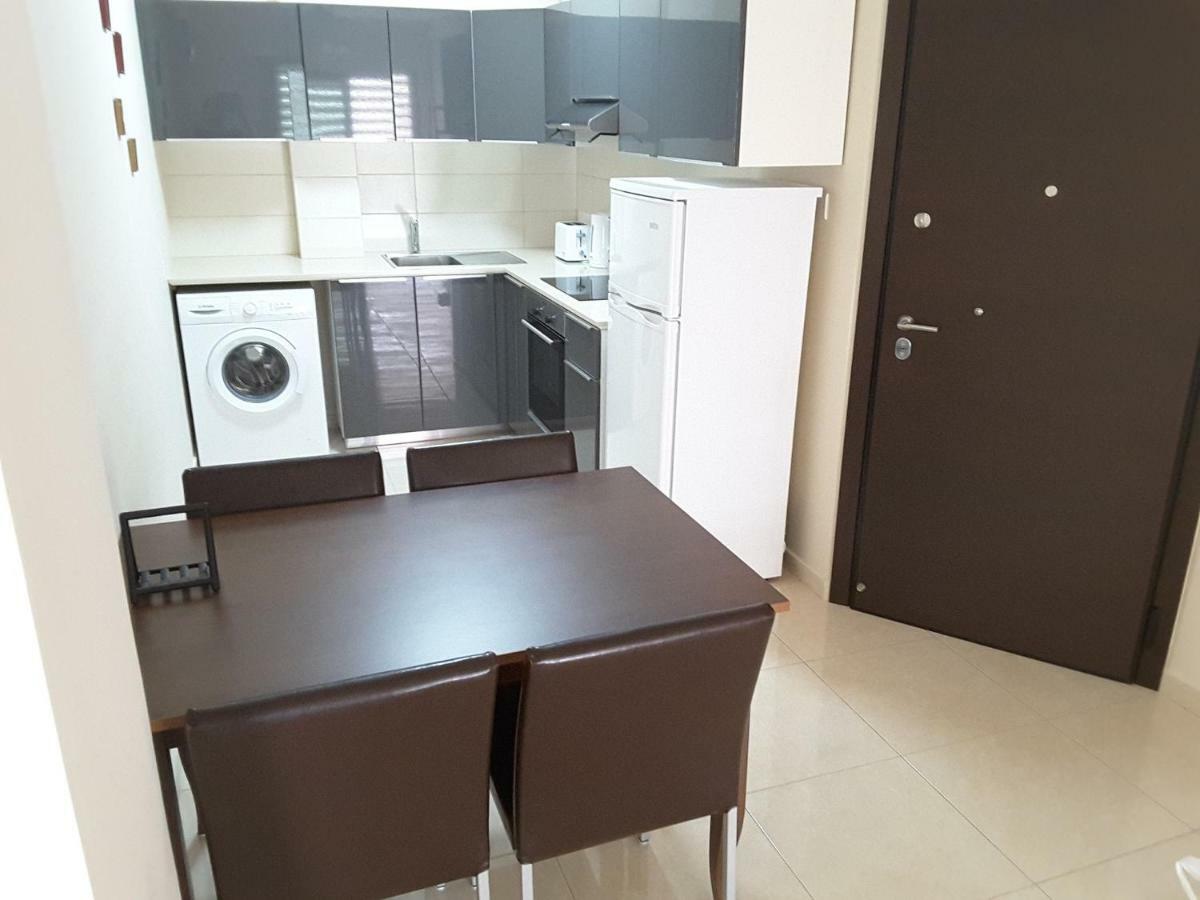 Lighthouse By The Sea Lovely 2Bdr Apartment Paphos Exterior photo