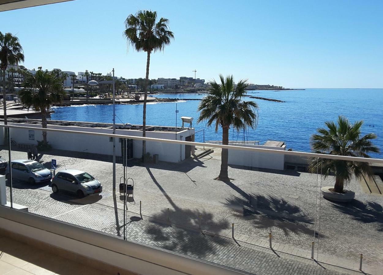 Lighthouse By The Sea Lovely 2Bdr Apartment Paphos Exterior photo