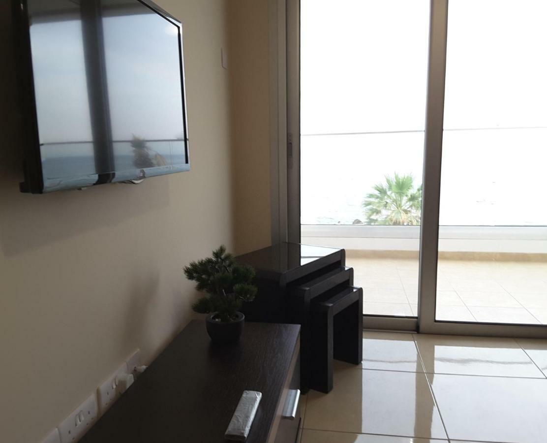 Lighthouse By The Sea Lovely 2Bdr Apartment Paphos Exterior photo