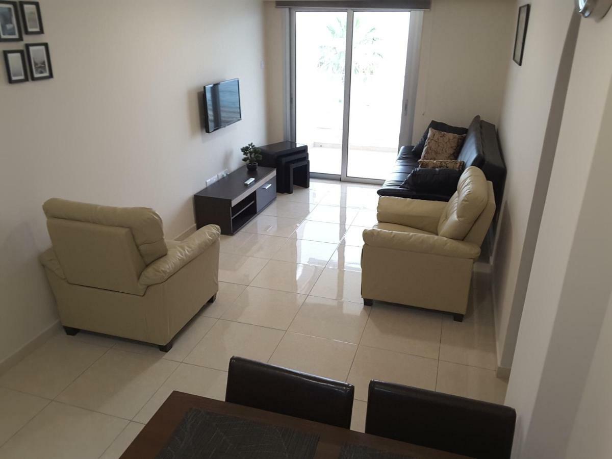 Lighthouse By The Sea Lovely 2Bdr Apartment Paphos Exterior photo