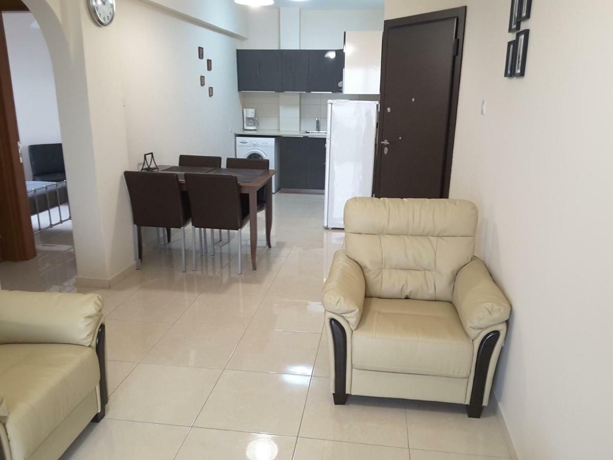 Lighthouse By The Sea Lovely 2Bdr Apartment Paphos Exterior photo